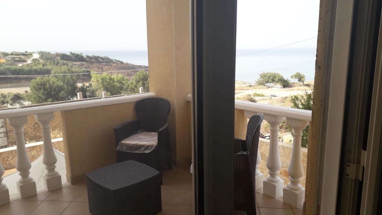 Al Faro Bed & Breakfast Realmonte Bagian luar foto