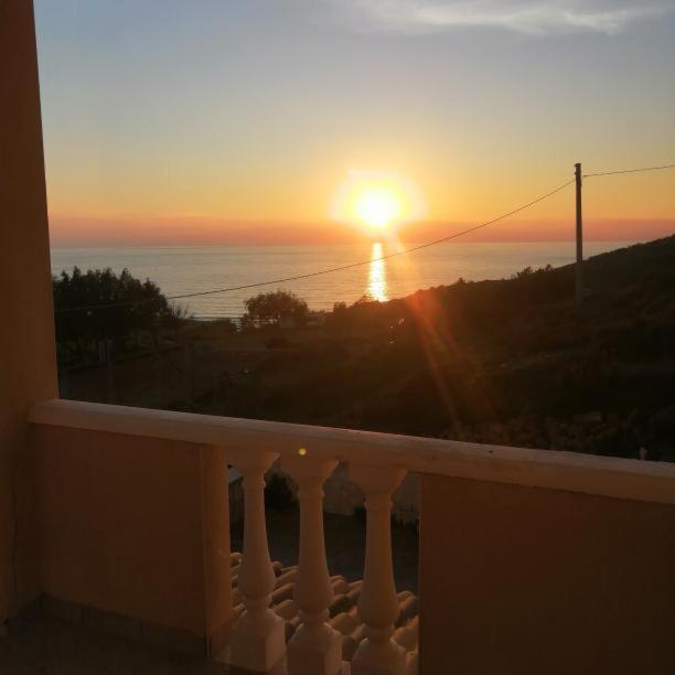 Al Faro Bed & Breakfast Realmonte Bagian luar foto