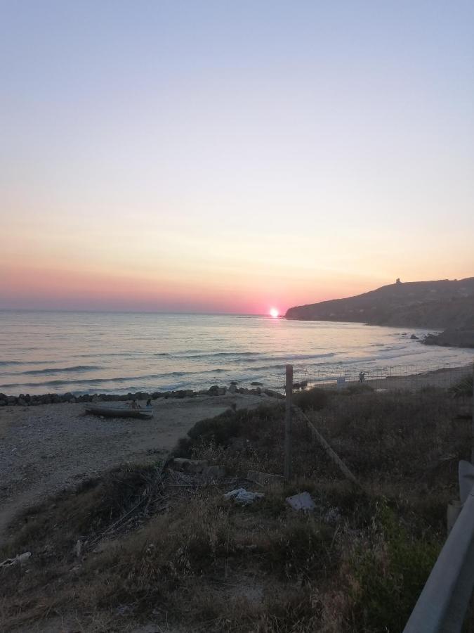 Al Faro Bed & Breakfast Realmonte Bagian luar foto