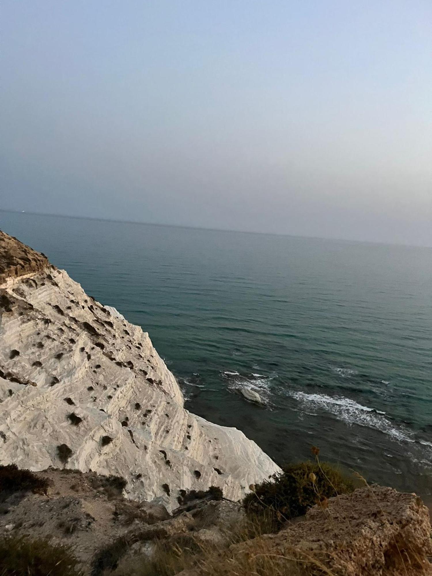 Al Faro Bed & Breakfast Realmonte Bagian luar foto