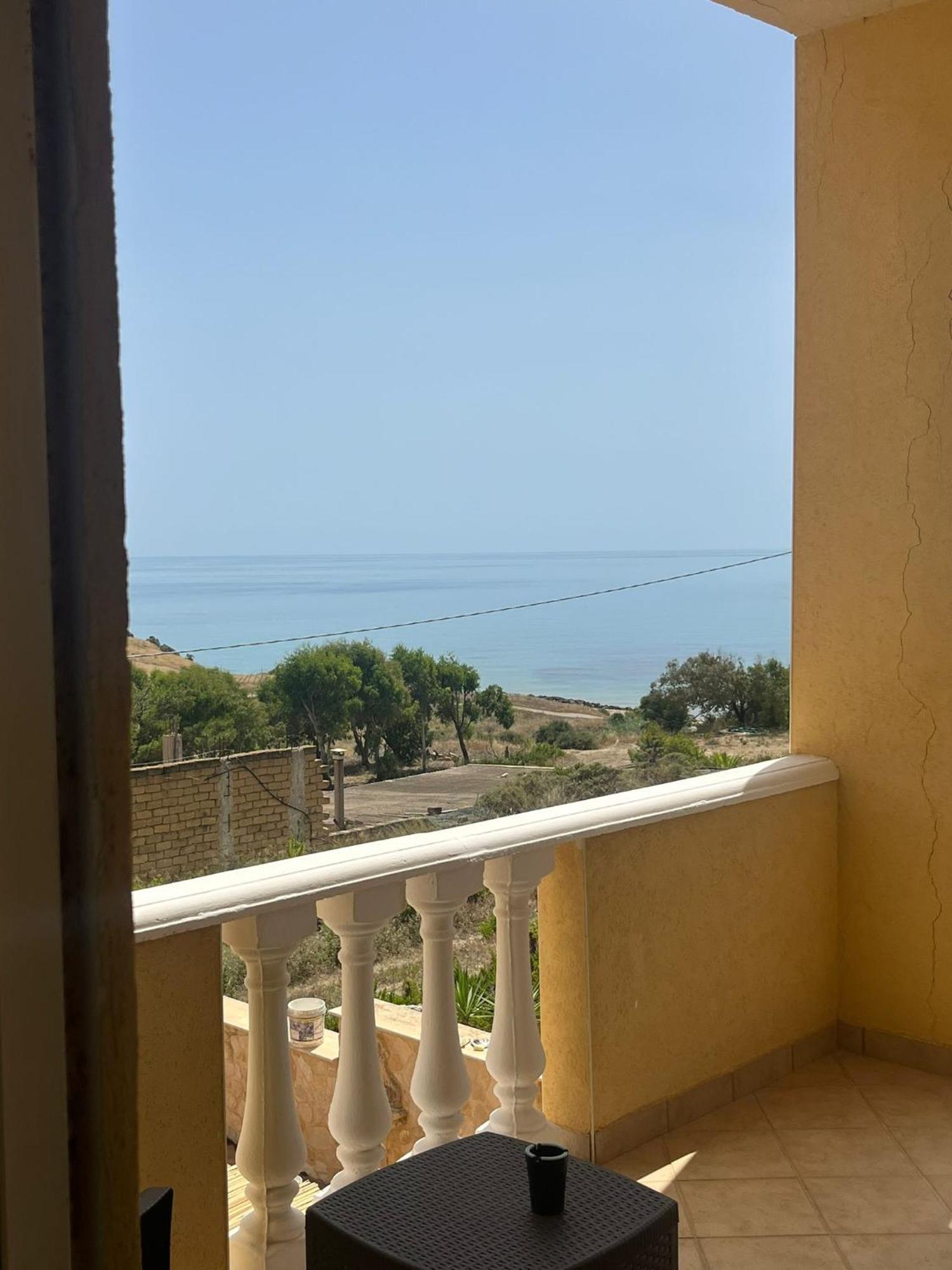 Al Faro Bed & Breakfast Realmonte Bagian luar foto