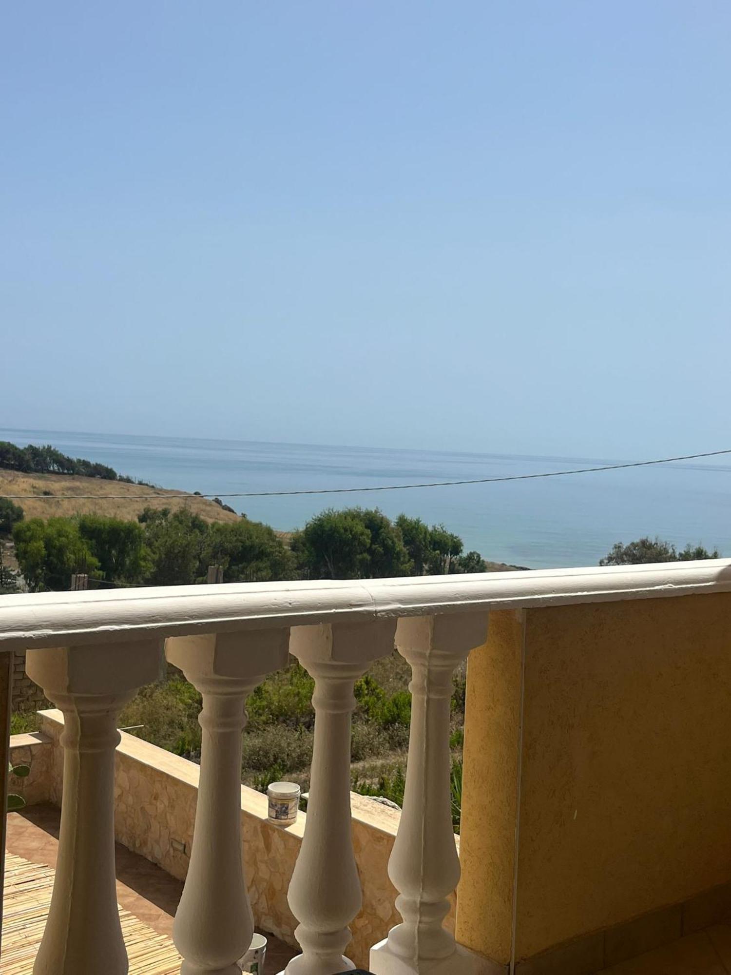 Al Faro Bed & Breakfast Realmonte Bagian luar foto