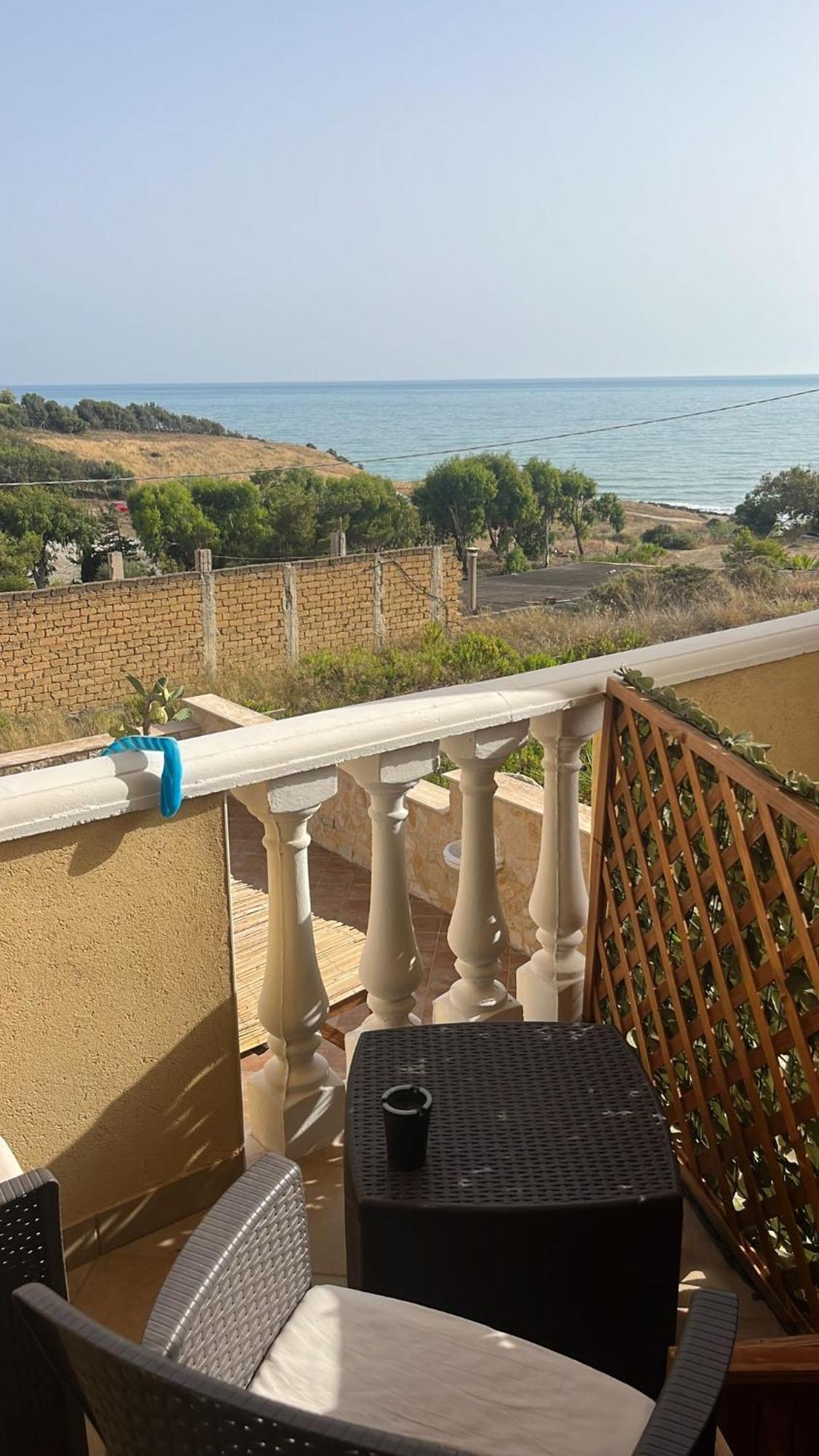 Al Faro Bed & Breakfast Realmonte Bagian luar foto