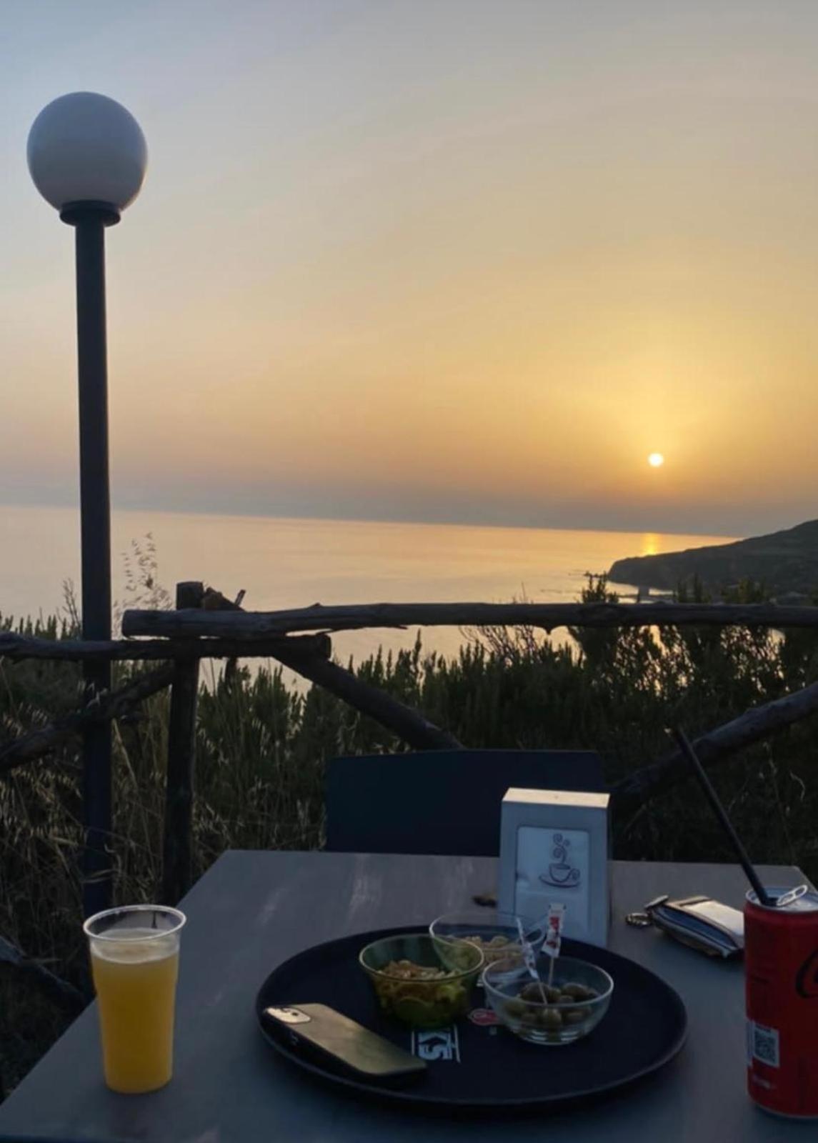 Al Faro Bed & Breakfast Realmonte Bagian luar foto