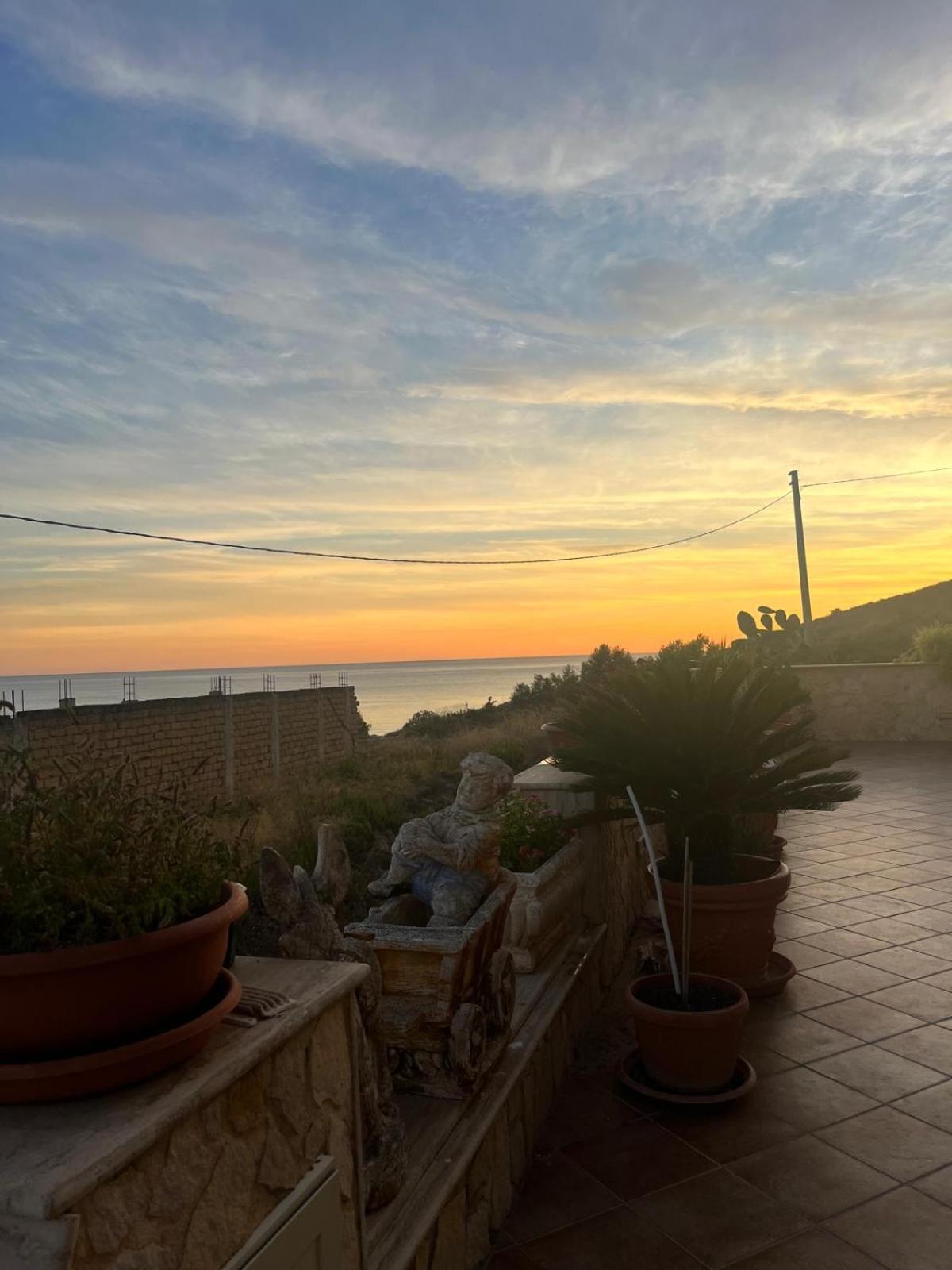 Al Faro Bed & Breakfast Realmonte Bagian luar foto